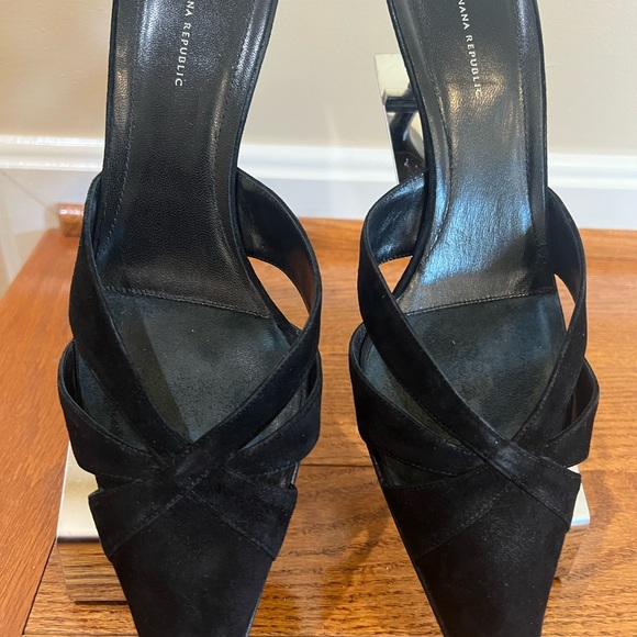 Banana Republic Heels - Picture 2 of 4